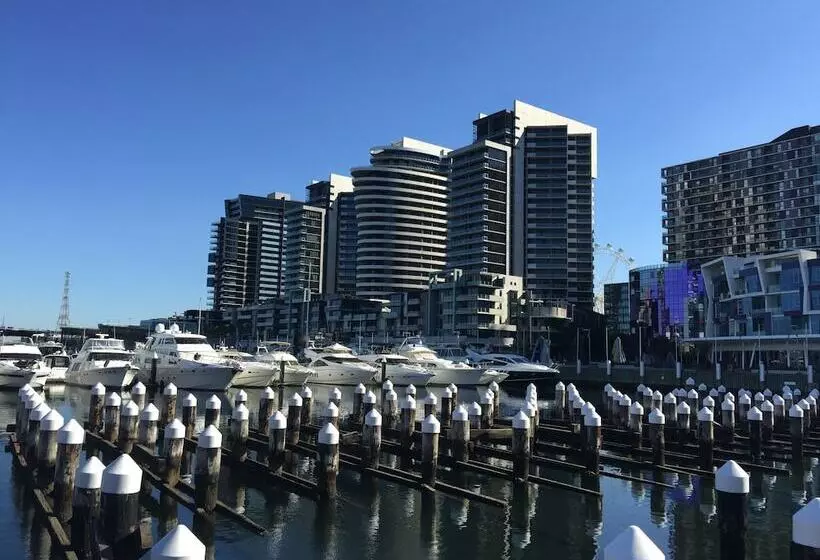 Apartments Melbourne Domain New Quay Docklands