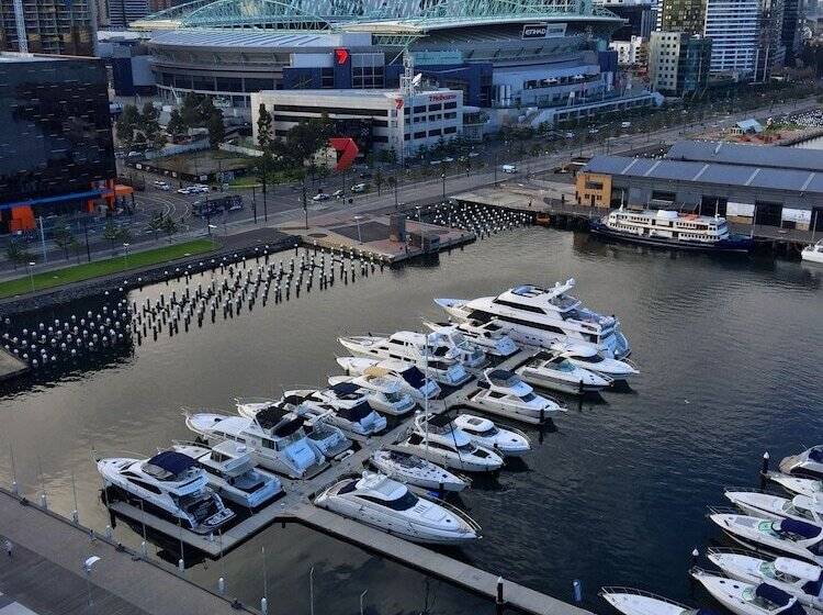 Apartments Melbourne Domain   New Quay Docklands