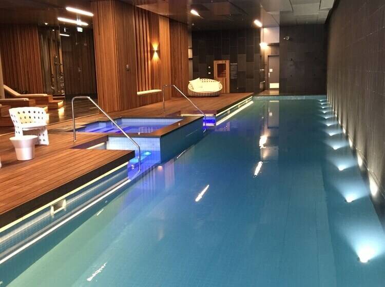 Apartments Melbourne Domain   New Quay Docklands