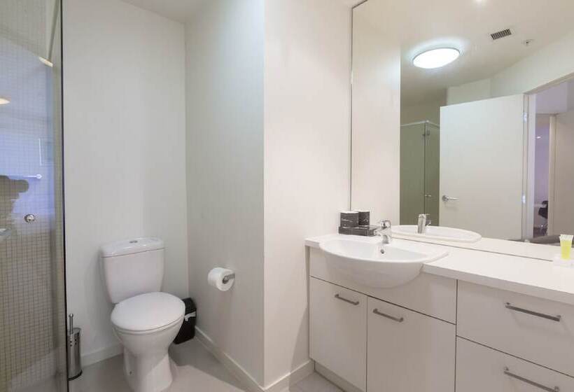 Apartments Melbourne Domain   New Quay Docklands