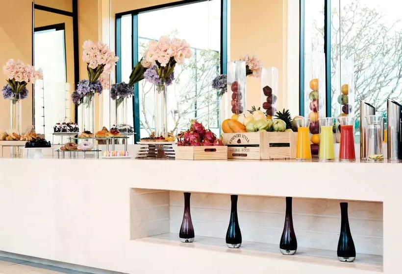 Avani Khon Kaen Hotel & Convention Centre