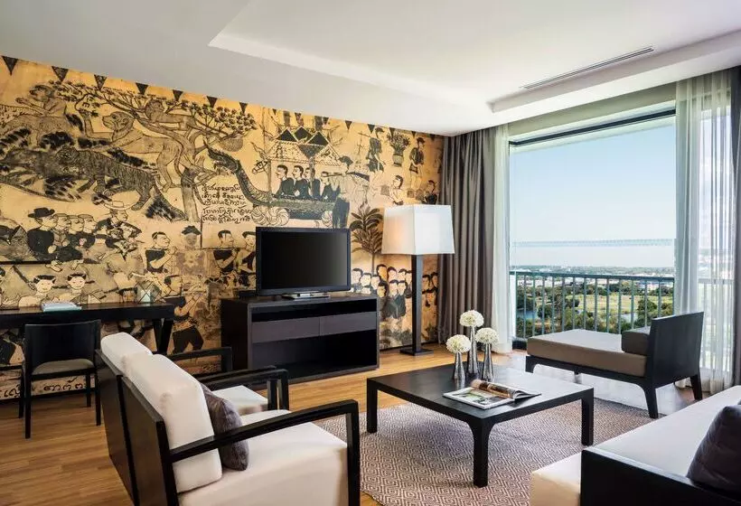 Avani Khon Kaen Hotel & Convention Centre