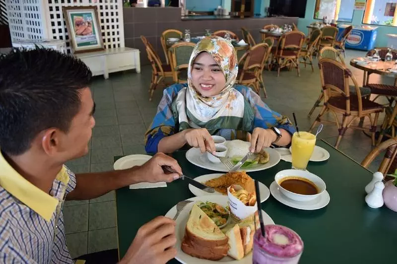 Bukit Merah Laketown Resort