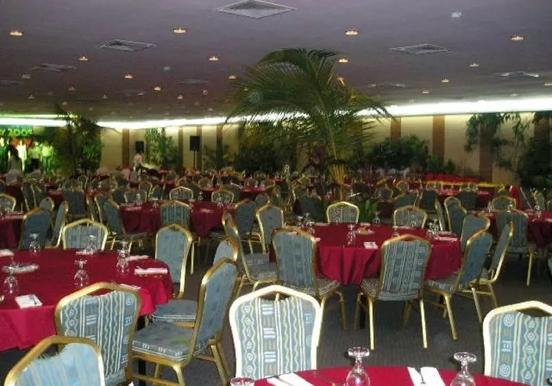 Bukit Merah Laketown Resort