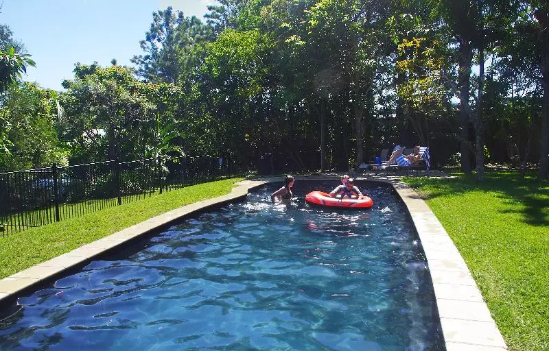 בית מלון כפרי Emeraldene Inn & Eco-lodge