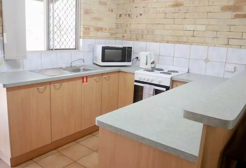 בית מלון כפרי Emeraldene Inn & Eco-lodge