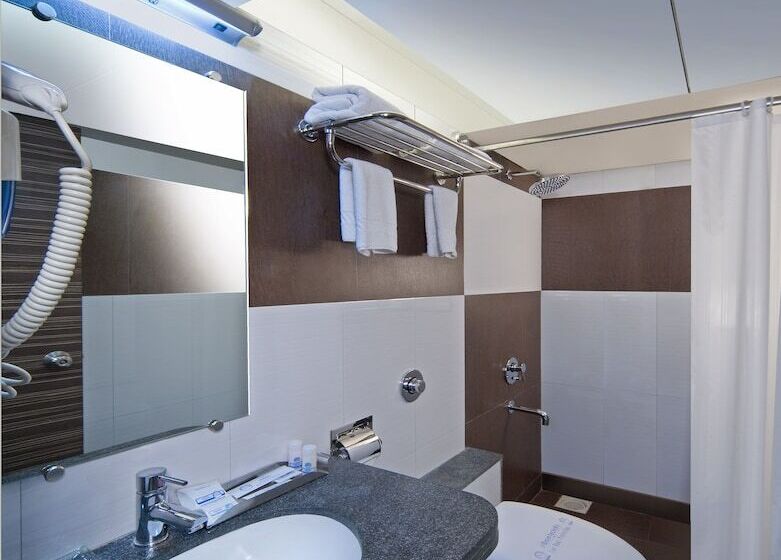 هتل Kapila Business