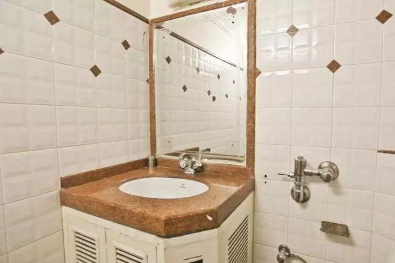 ホテル Mandakini Kanpur