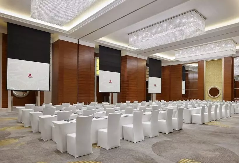 호텔 Shanghai Marriott Marquis City Centre
