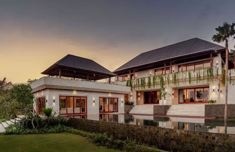 בית מלון כפרי The Edge Bali