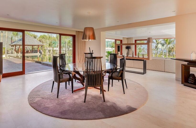 هتل The Edge Bali