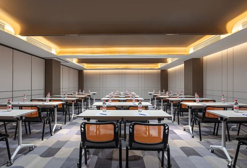 Otel Holiday Inn Express Shanghai Gumei, An Ihg