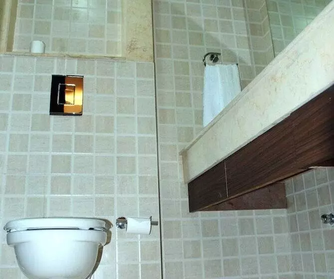 Jht Hotel