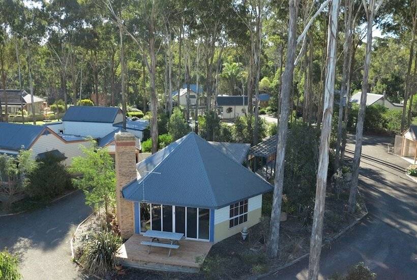 Waverley House Cottages