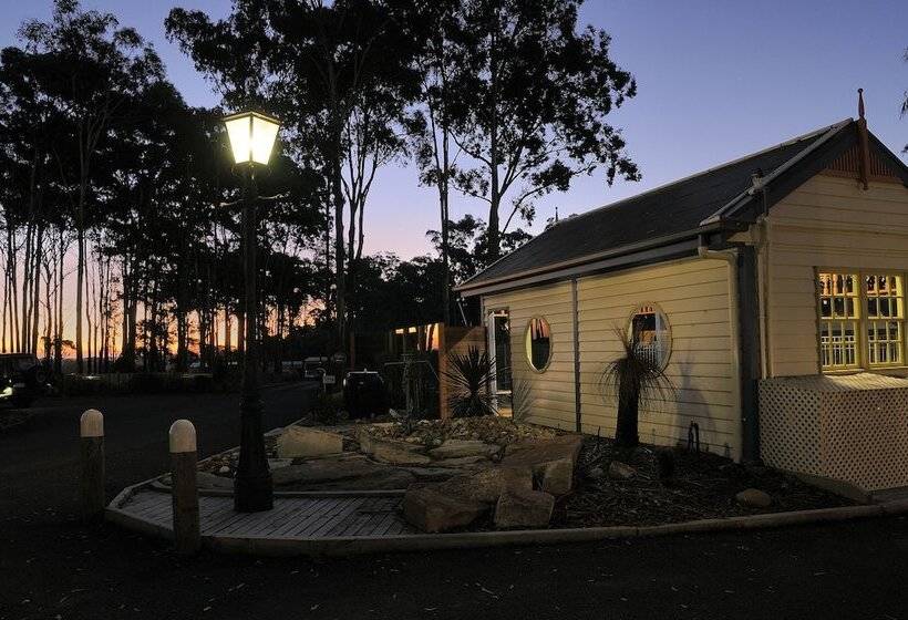 Waverley House Cottages