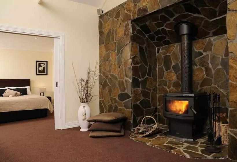 Waverley House Cottages