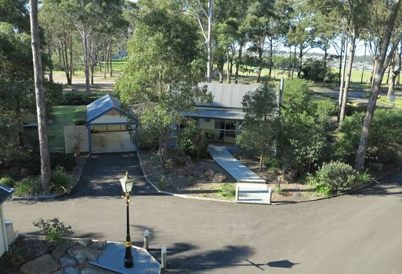 Waverley House Cottages
