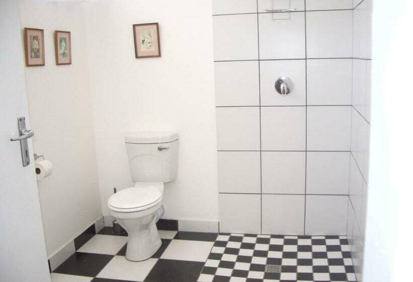 تختخواب و صبحانه Dee S Bnb