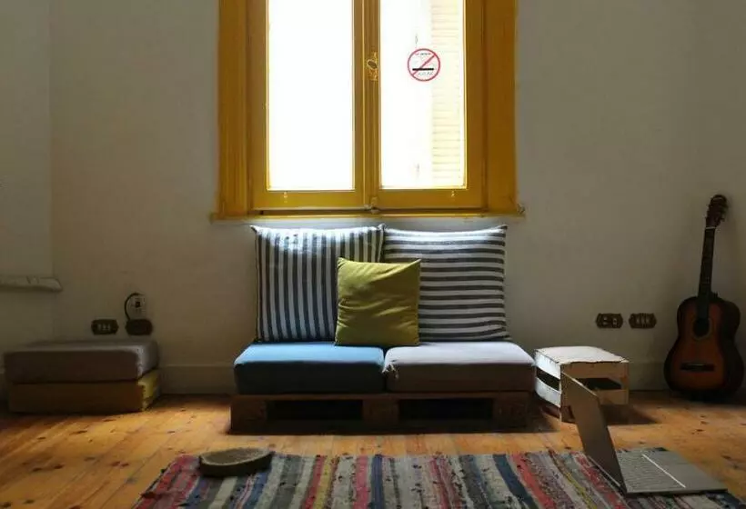 Ithaka Hostel
