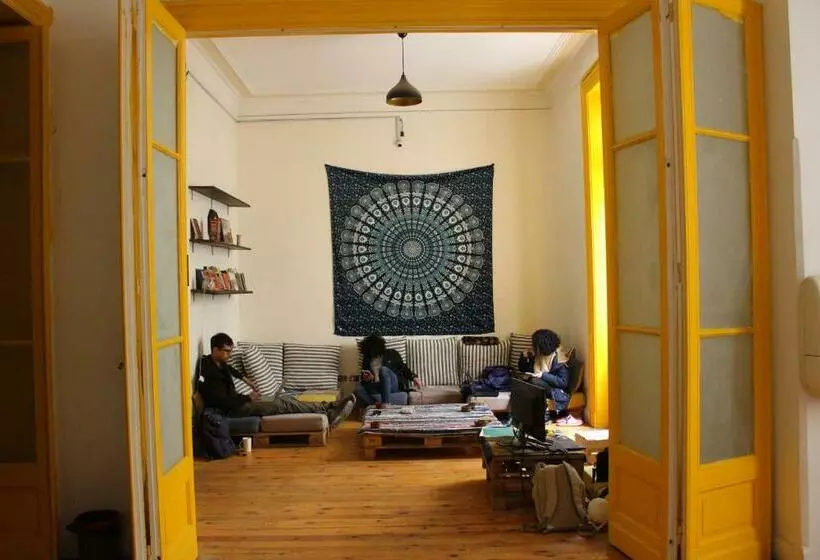 Ithaka Hostel