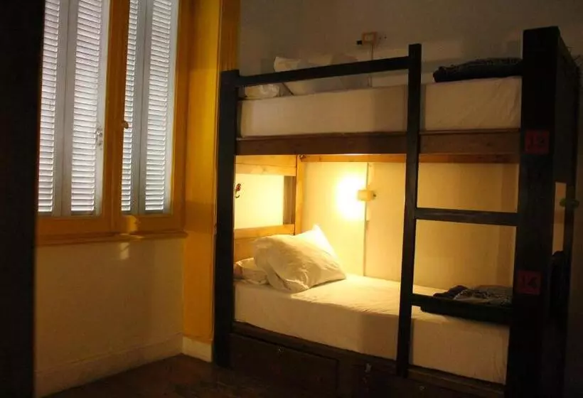 Ithaka Hostel