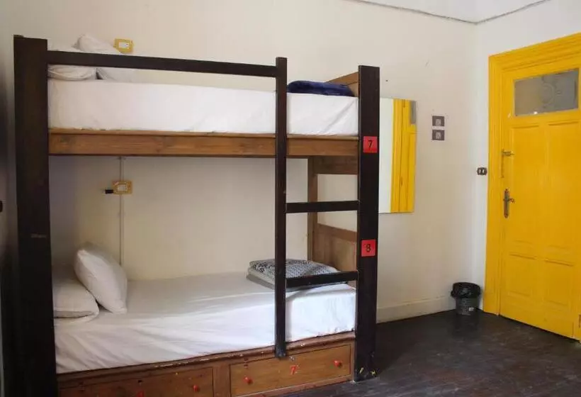 Ithaka Hostel