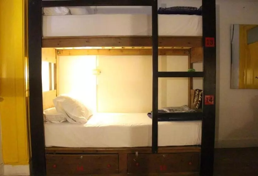 Ithaka Hostel