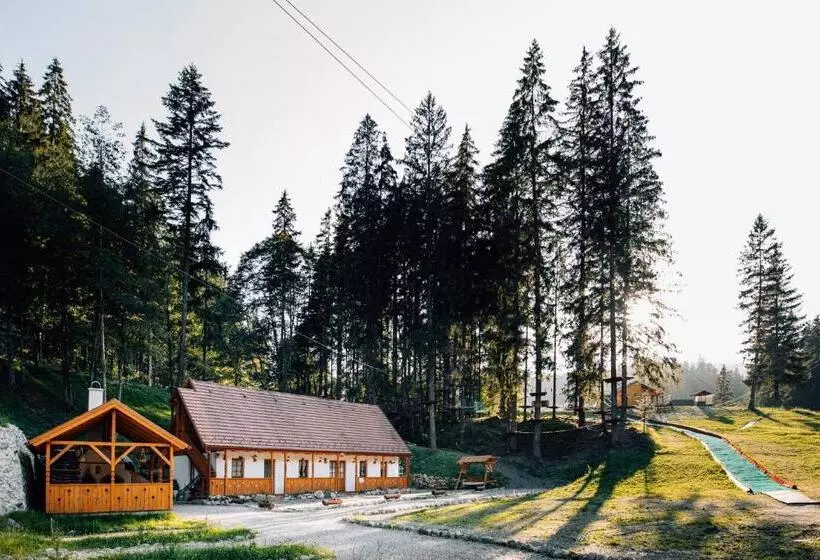 Majatalo Lolo Park Resort