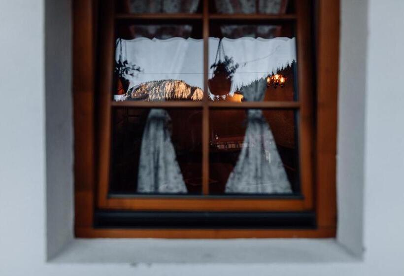 پانسیون Lolo Park Resort