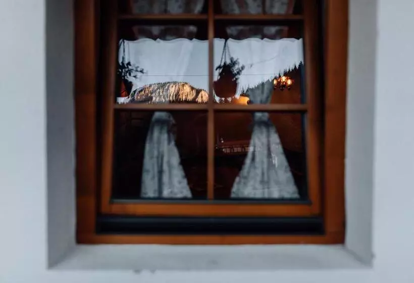 Majatalo Lolo Park Resort