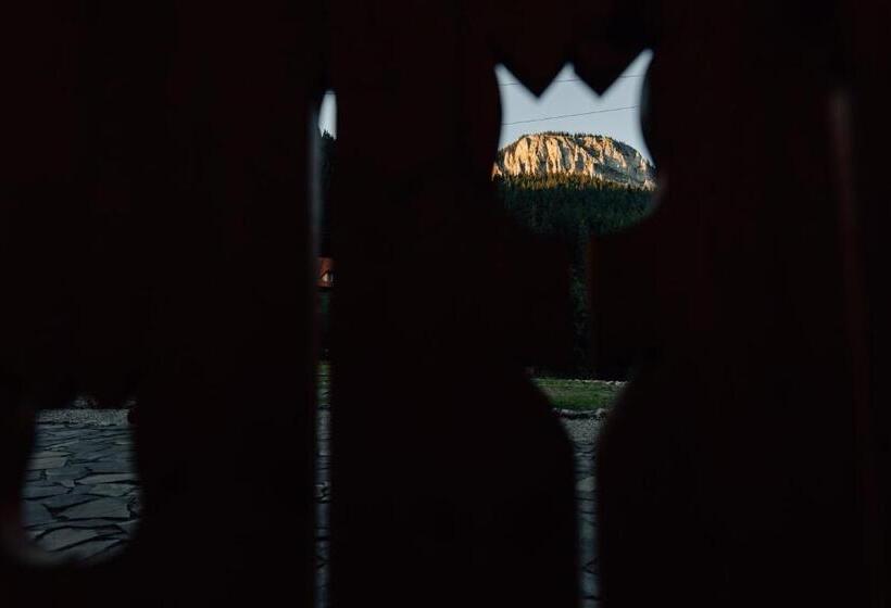 پانسیون Lolo Park Resort