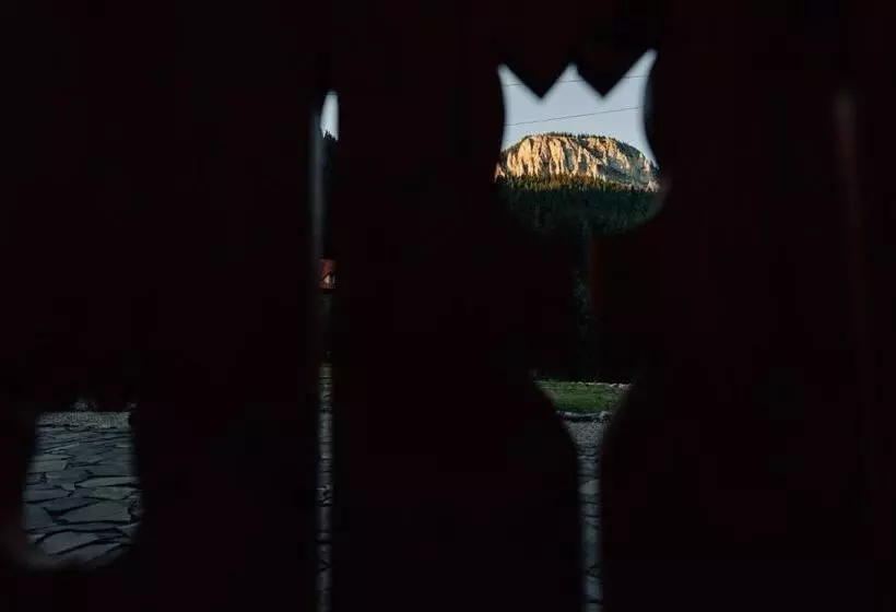 Majatalo Lolo Park Resort