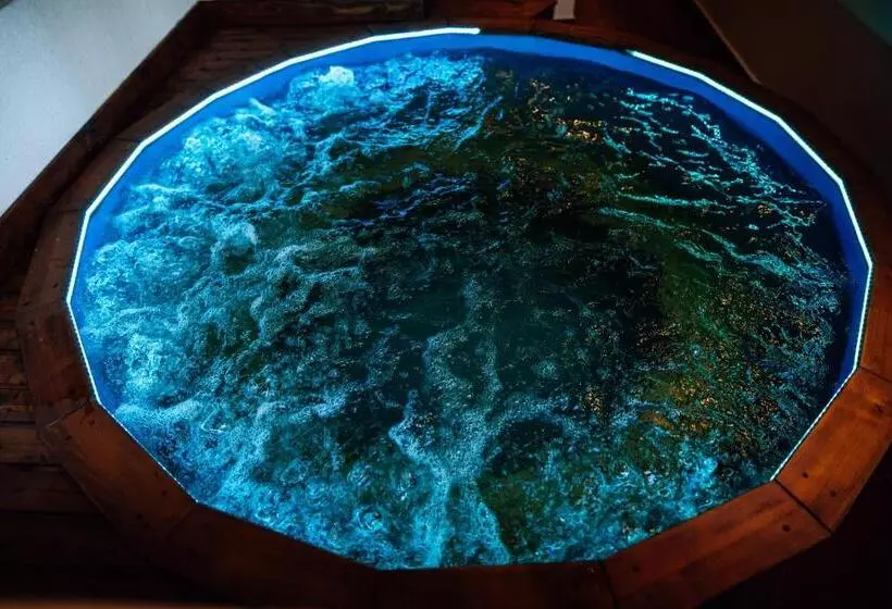 Majatalo Lolo Park Resort