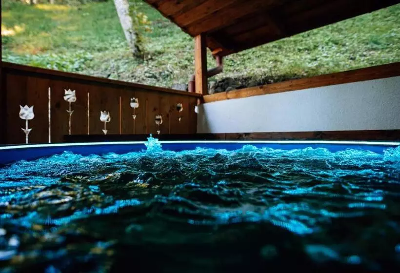 Majatalo Lolo Park Resort