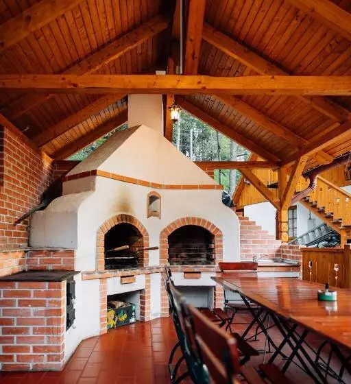 Majatalo Lolo Park Resort