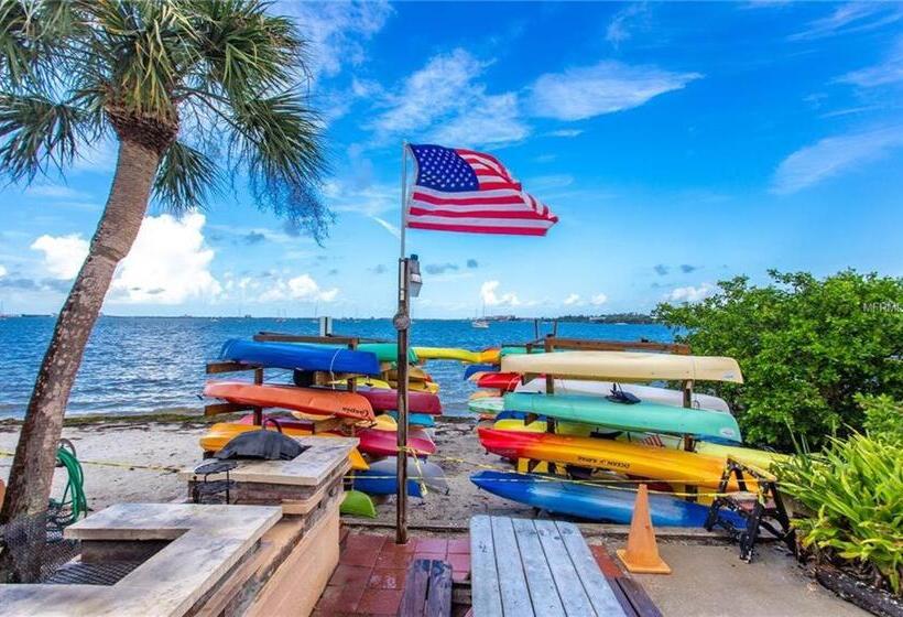 Spacious Coastal Haven 3bd Condo