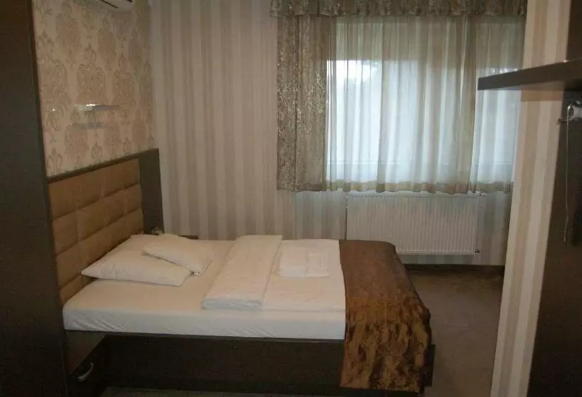 Aamiaismajoitus (B&B) Control Motel