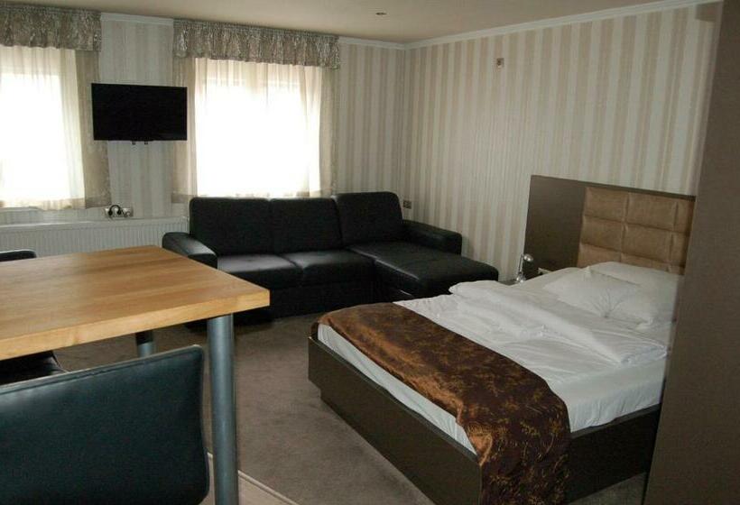 住宿加早餐  Control Motel