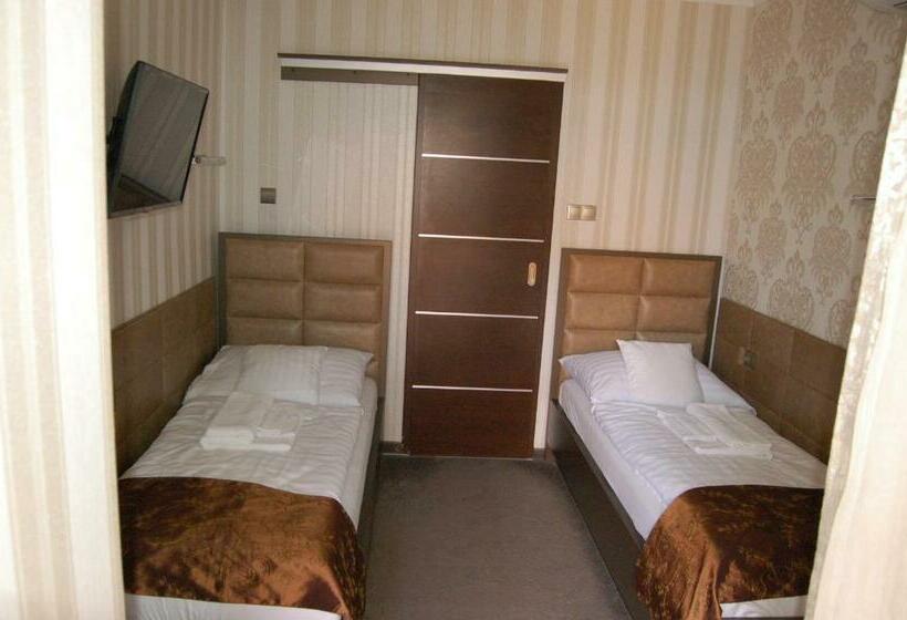 住宿加早餐  Control Motel