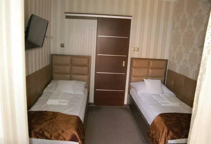 Aamiaismajoitus (B&B) Control Motel