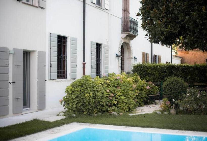 مبيت وإفطار La Celeste Galeria