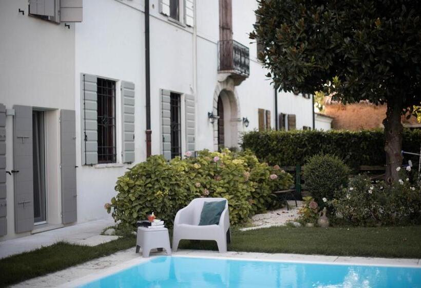 مبيت وإفطار La Celeste Galeria