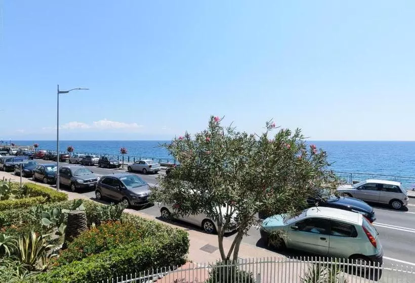 ベッドアンドブレックファースト Marina D Agrò Residence