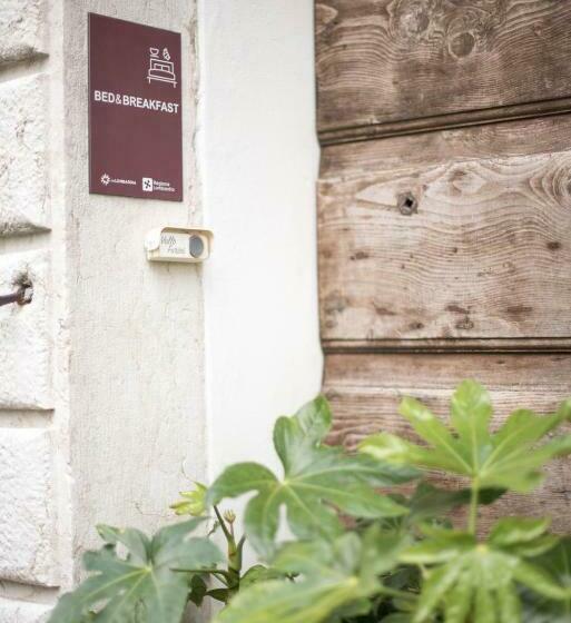 مبيت وإفطار La Celeste Galeria