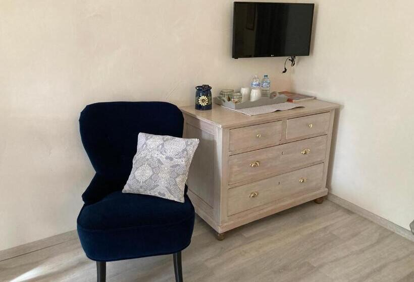 بنسيون Maset Des Amandiers