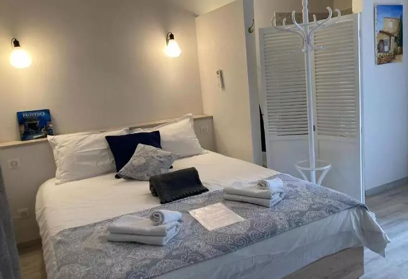 ペンション Maset Des Amandiers