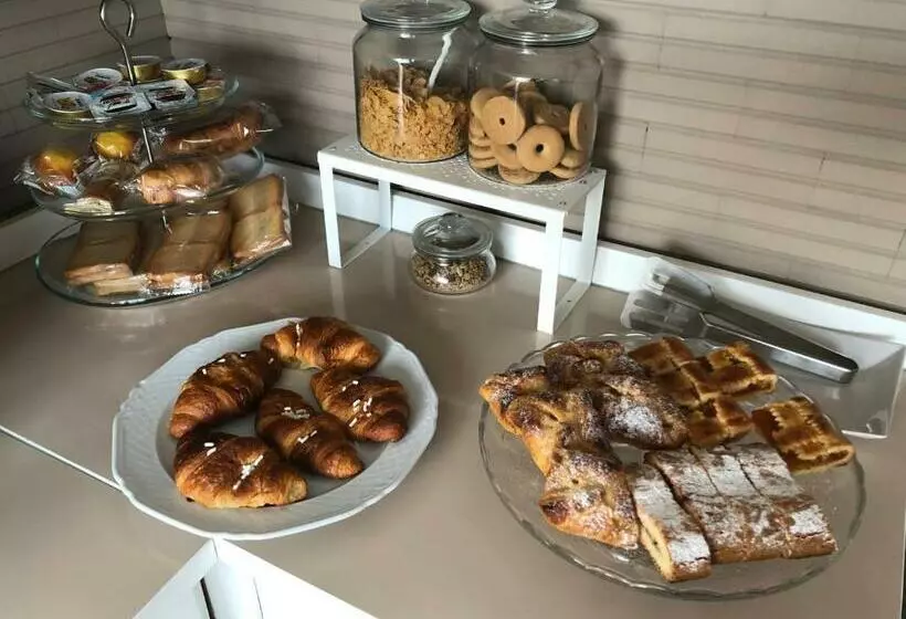 B&b La Terrazza Near The Beach