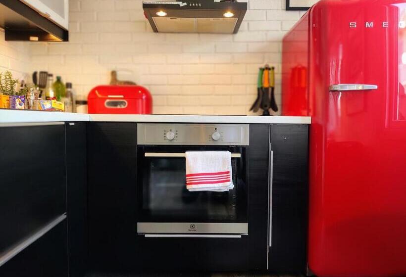 Bed and Breakfast Cozee Central Apartments