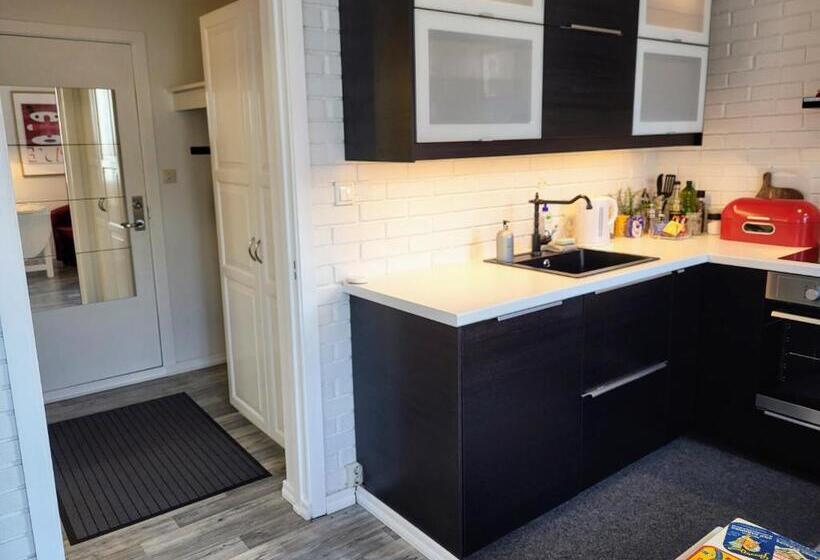 Bed and Breakfast Cozee Central Apartments