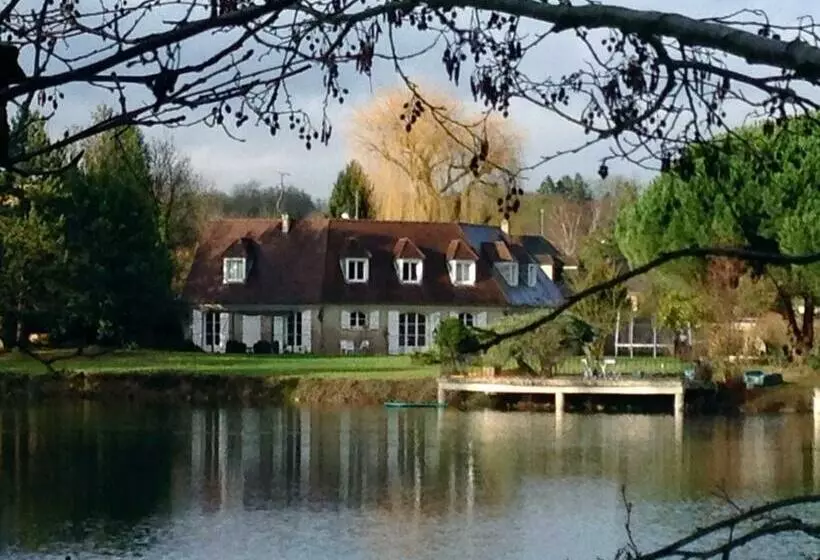 Aamiaismajoitus (B&B) La Maison Du Lac